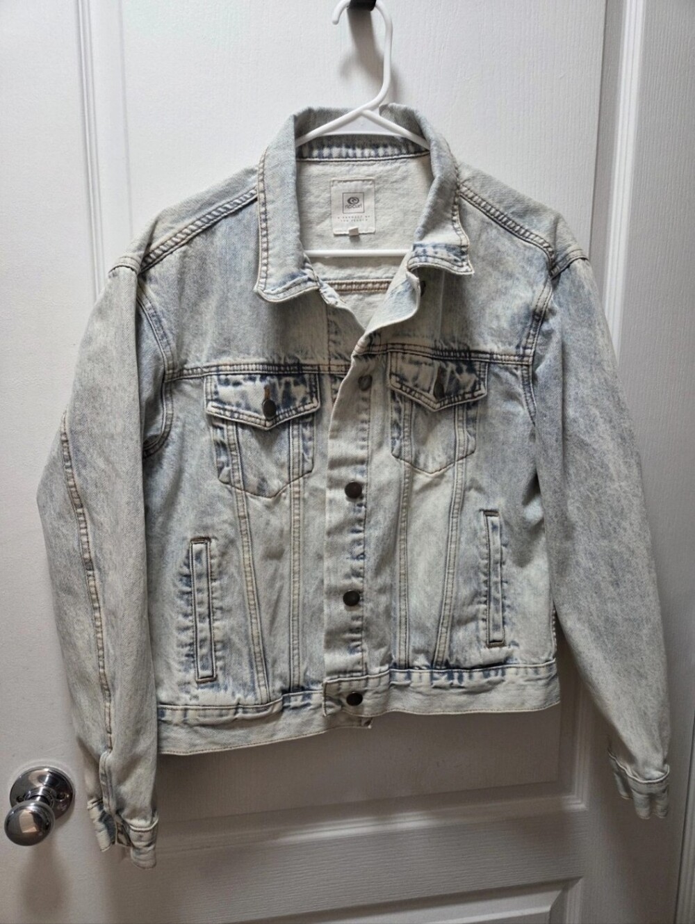 Rip Curl Light Acid-Wash Denim Jacket - Pale Blue